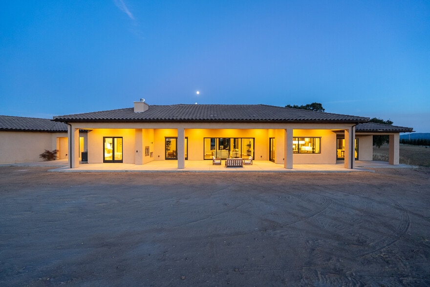 1410 Fire Rock Loop, Templeton, CA for sale - Building Photo - Image 2 of 72