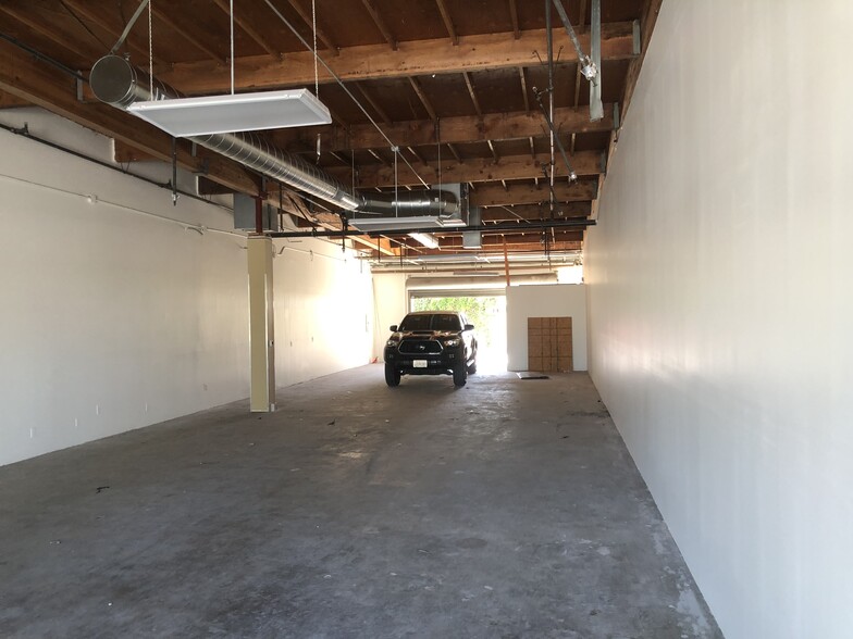 3370-3400 S Bristol St, Santa Ana, CA for lease - Building Photo - Image 3 of 8