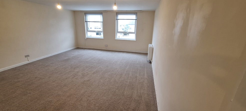 19 Jengers Mead, Billingshurst for sale - Interior Photo - Image 3 of 5