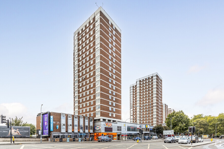 Shepherds Bush Green, London for sale - Primary Photo - Image 1 of 1