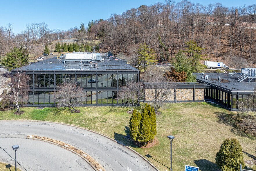 153 White Plains Rd, Tarrytown, NY for lease - Building Photo - Image 3 of 6