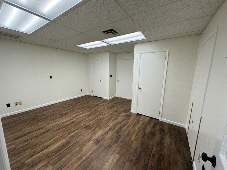 457 Bantam Rd, Litchfield, CT for lease - Interior Photo - Image 3 of 5