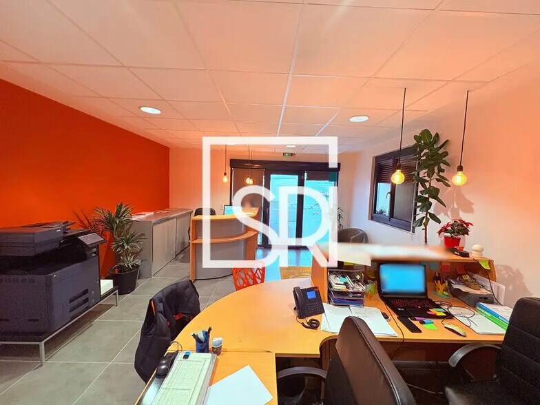 Office in Cébazat for lease - Building Photo - Image 2 of 42