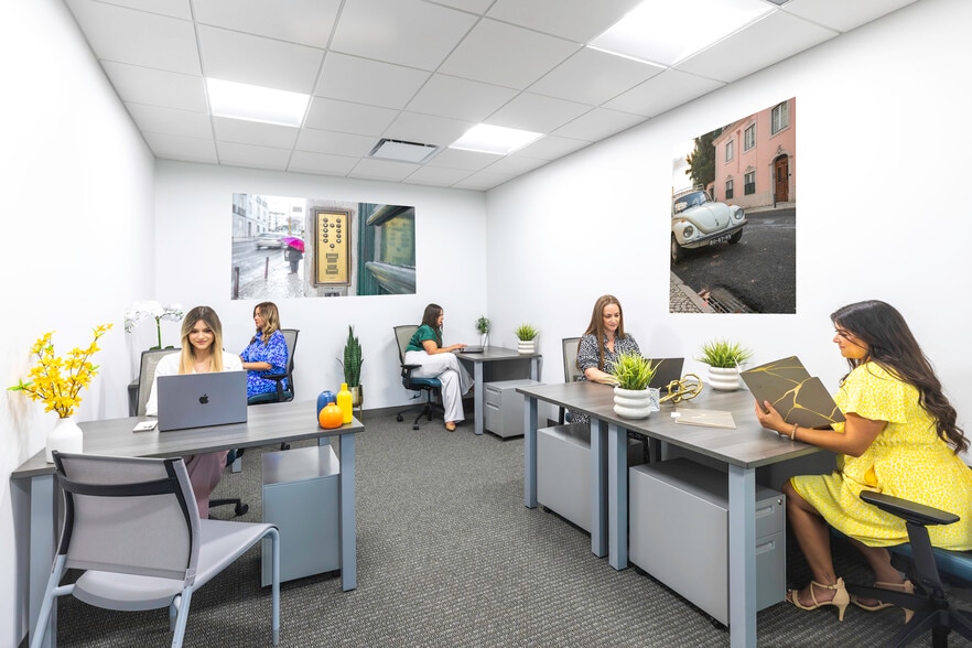 3750 NW 87th Ave, Doral, FL for lease - Interior Photo - Image 3 of 33