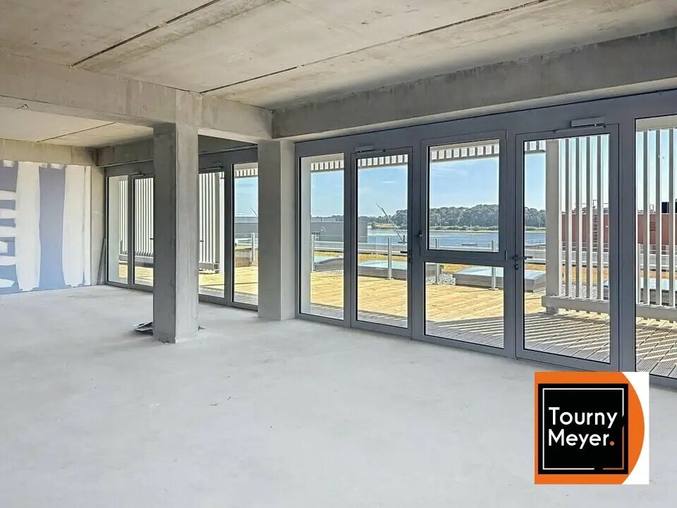 Office in Lorient for sale Building Photo- Image 1 of 5