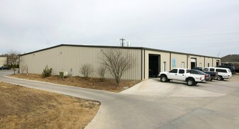 18 Indian Meadows Dr, Round Rock TX - Warehouse
