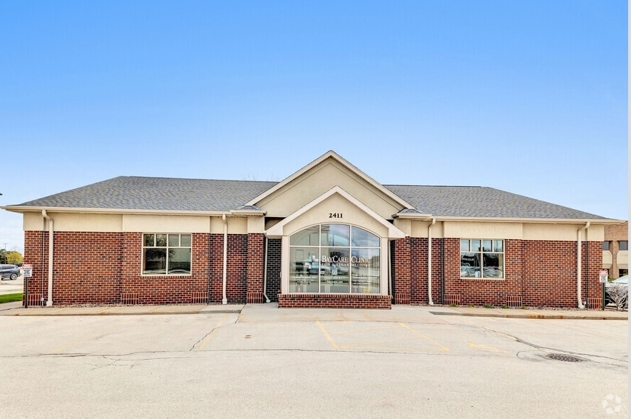 2411 Holmgren Way, Green Bay, WI for lease - Primary Photo - Image 1 of 58