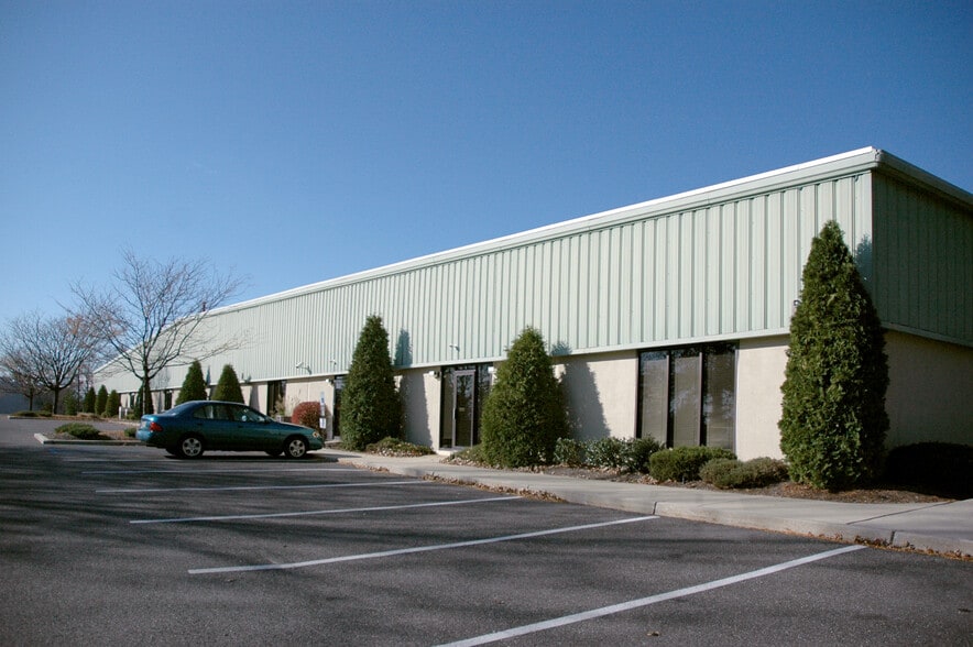 97 Foster Rd, Moorestown, NJ for lease - Building Photo - Image 3 of 10
