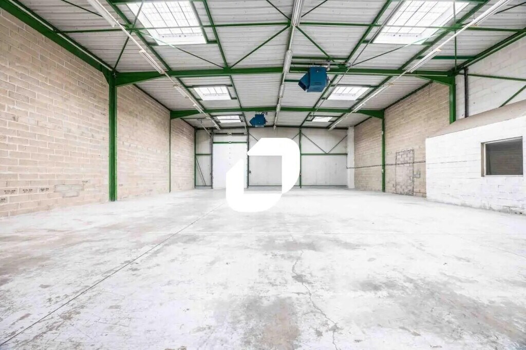 Location Local d'activités 509 m² - Photo 1