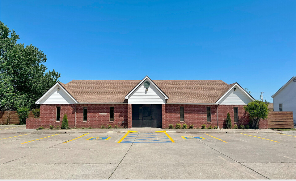 2820-2828 Linda Ln, Oklahoma City, OK for lease - Building Photo - Image 2 of 26