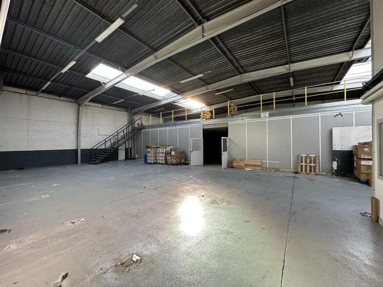 Office in Gonesse for lease - Building Photo - Image 2 of 8