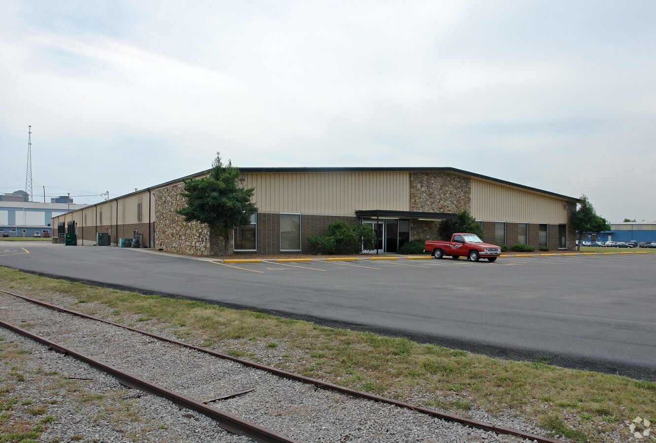 700 Cowan St, Nashville, TN 37207