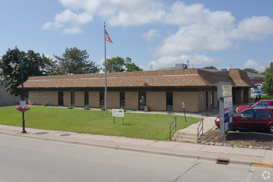 N89W16785 Appleton Ave, Menomonee Falls, WI for lease - Building Photo - Image 1 of 5