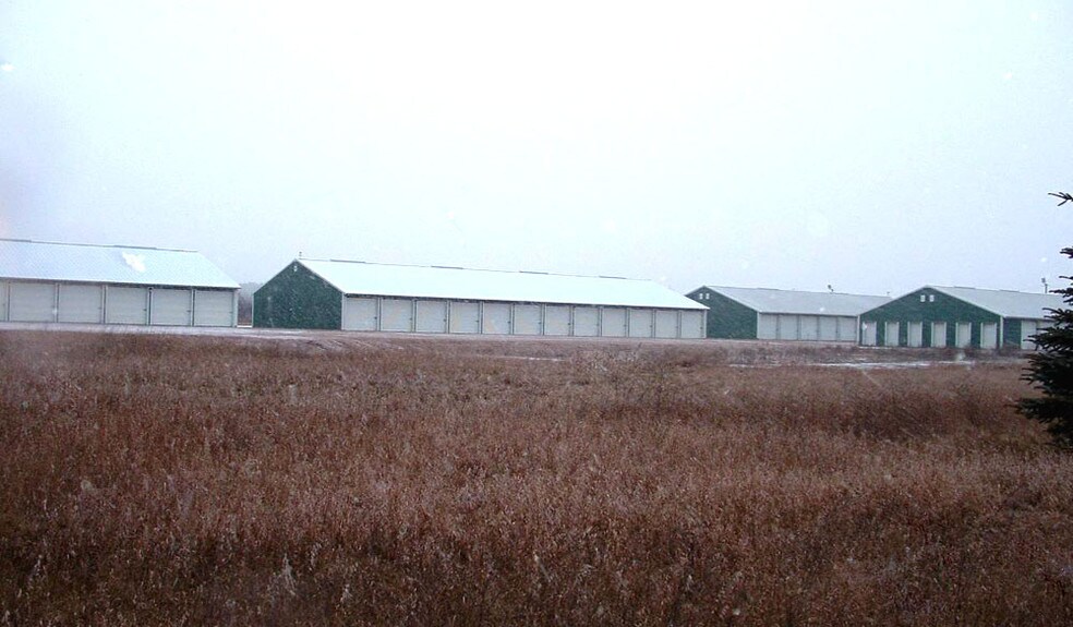 E1520 W McCrossen Dr, Waupaca, WI for sale - Primary Photo - Image 1 of 1