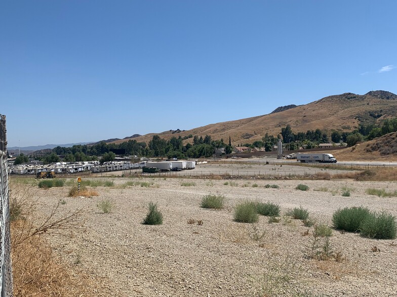 32300 Castaic Rd, Castaic, CA for sale - Primary Photo - Image 2 of 9