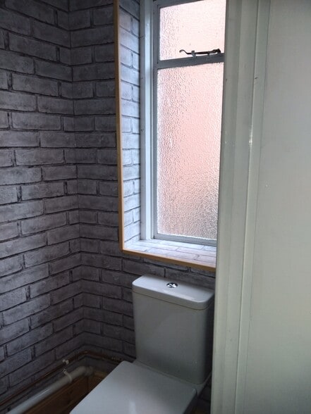 43 High St, Ross On Wye for sale - Building Photo - Image 3 of 7