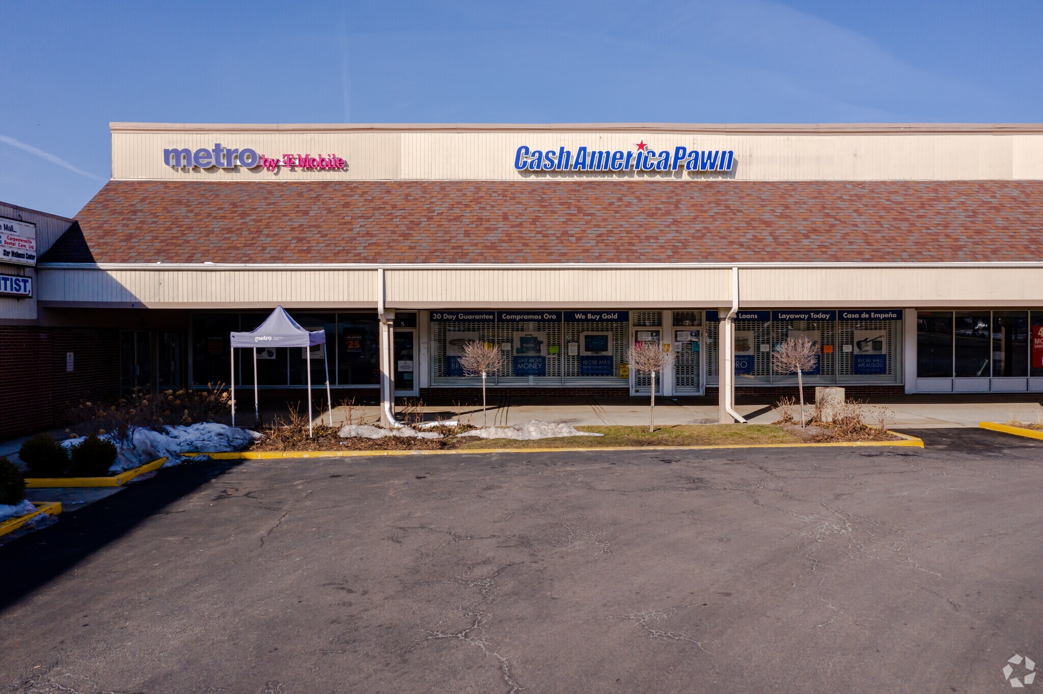 150 S Kennedy Dr, Carpentersville, IL 60110 Meadowdale Shopping