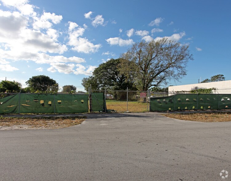 5646 SW 25th St, West Park, FL for sale - Primary Photo - Image 1 of 1