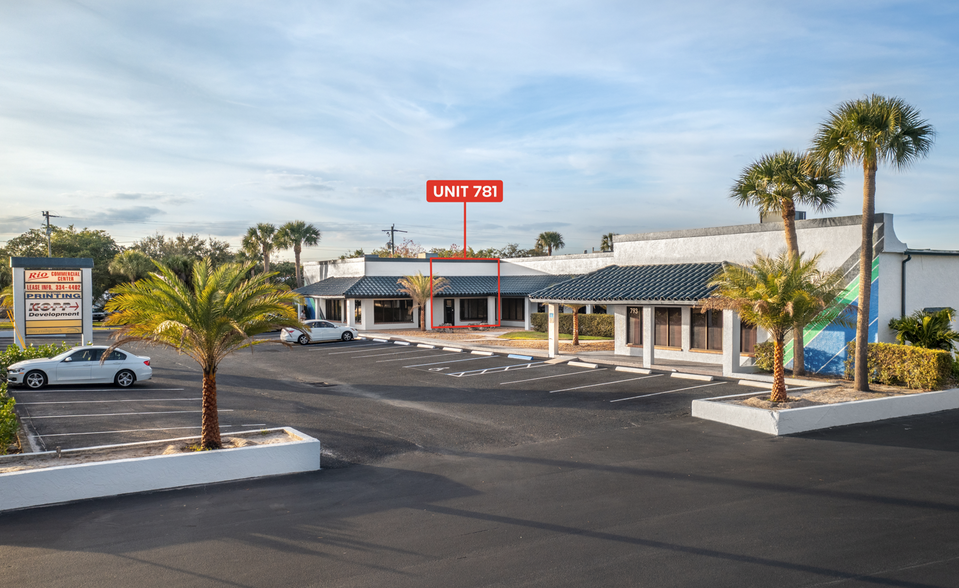 779 NE Dixie Hwy, Jensen Beach, FL for lease - Building Photo - Image 1 of 8