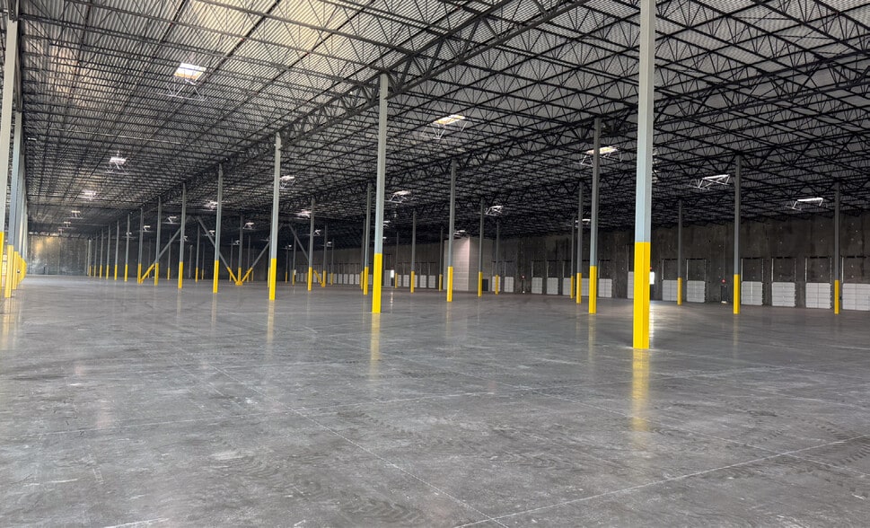 4630 NW 273rd Ave, Hillsboro, OR for sale - Interior Photo - Image 2 of 28