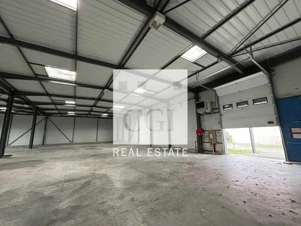 Flex in Blyes for lease Building Photo- Image 1 of 18