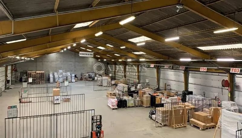 Flex in La Chaussée-Saint-Victor for sale - Interior Photo - Image 1 of 4