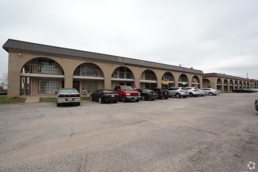 610 Murphy Rd, Stafford, TX for lease - Building Photo - Image 3 of 9