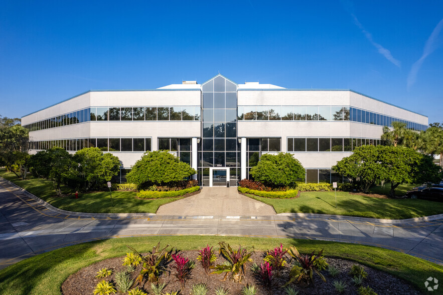 3450-3550 Buschwood Park Dr, Tampa, FL for lease - Building Photo - Image 1 of 15