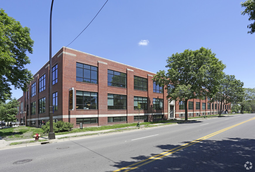 1621-1701 E Hennepin Ave, Minneapolis, MN for lease - Building Photo - Image 3 of 25