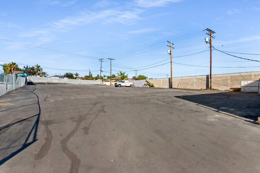 13265 Imperial Hwy, Whittier, CA for lease - Building Photo - Image 2 of 8