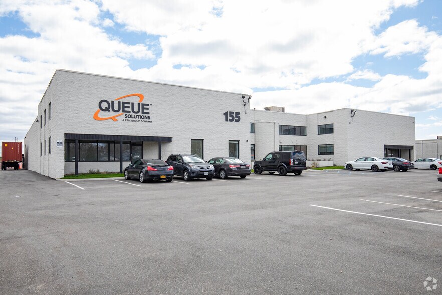 155 Knickerbocker Ave, Bohemia, NY for sale - Primary Photo - Image 1 of 1