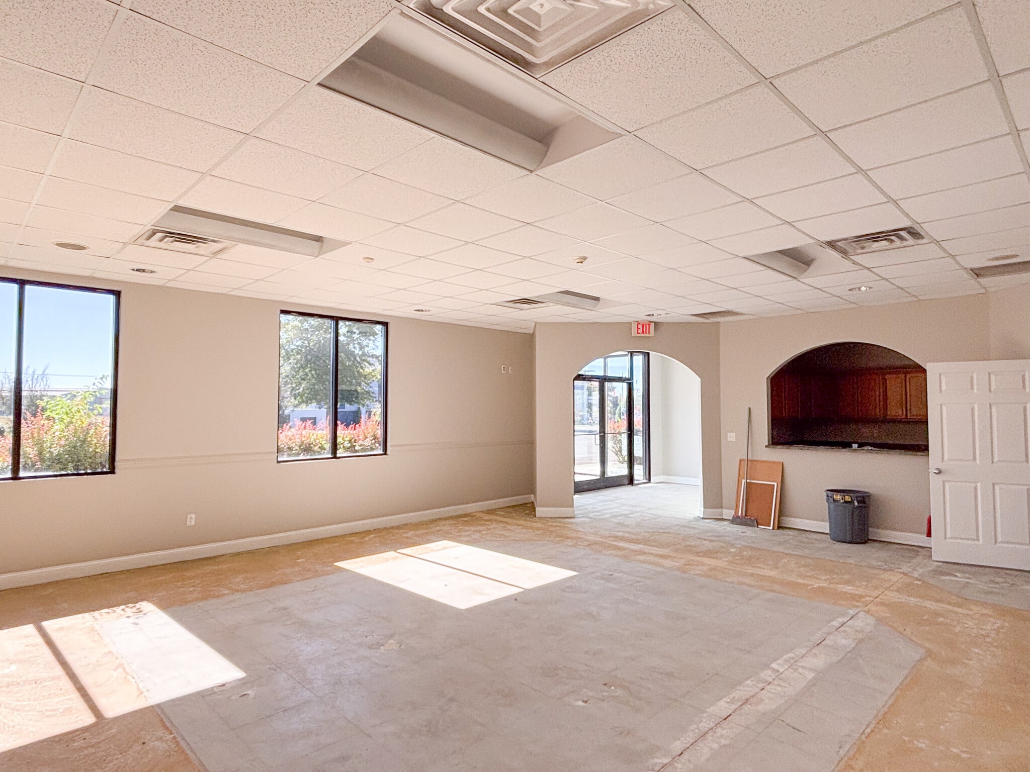 100 Hunters Ln, Tullahoma, TN for lease Interior Photo- Image 1 of 5