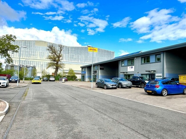 Charbridge Way, Bicester for sale - Building Photo - Image 3 of 8