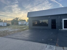 876 Cape Coral Pky E, Cape Coral FL - Warehouse