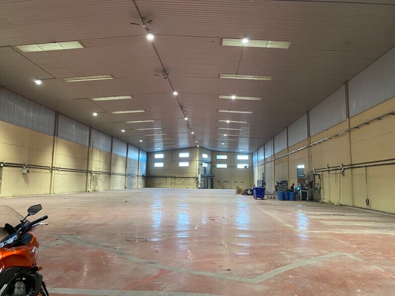 Monte Naranco 17 - 18 portfolio of 2 properties for sale on LoopNet.com - Interior Photo - Image 3 of 5