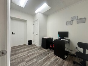 415-433 N Tustin St, Orange, CA for lease Interior Photo- Image 2 of 2