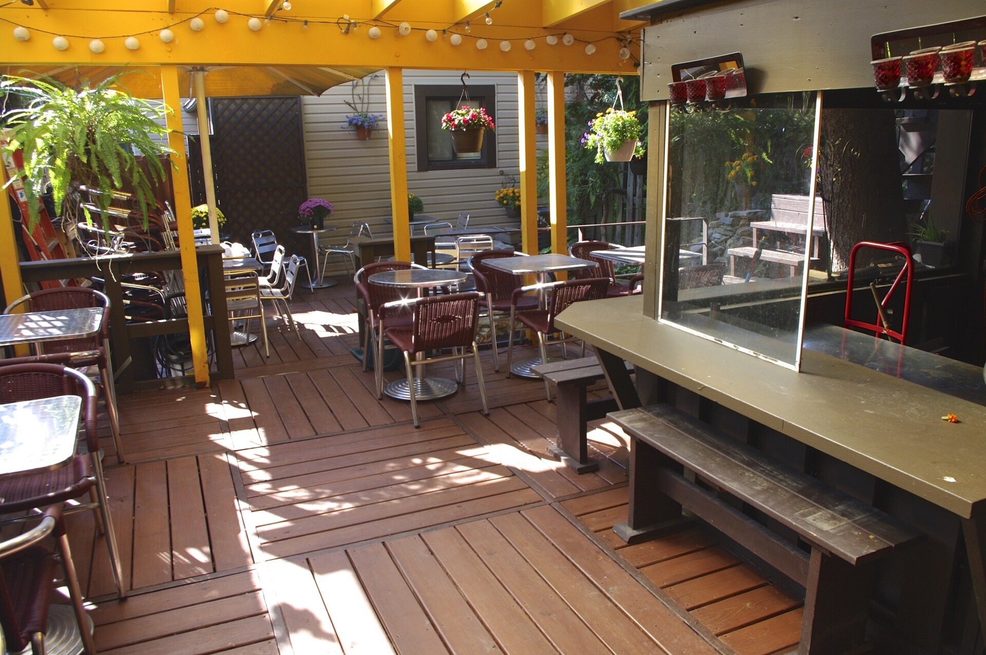 5884 Ellsworth Ave, Shadyside, PA 15232 Cafe Photo Forum / Con Alma