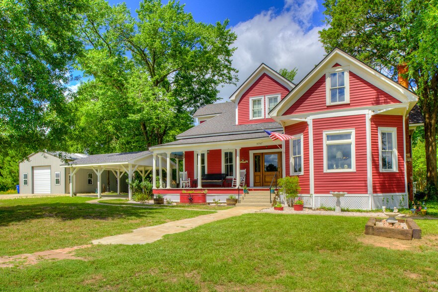 5747 Stoneham Meadows Ln, Navasota, TX 77868