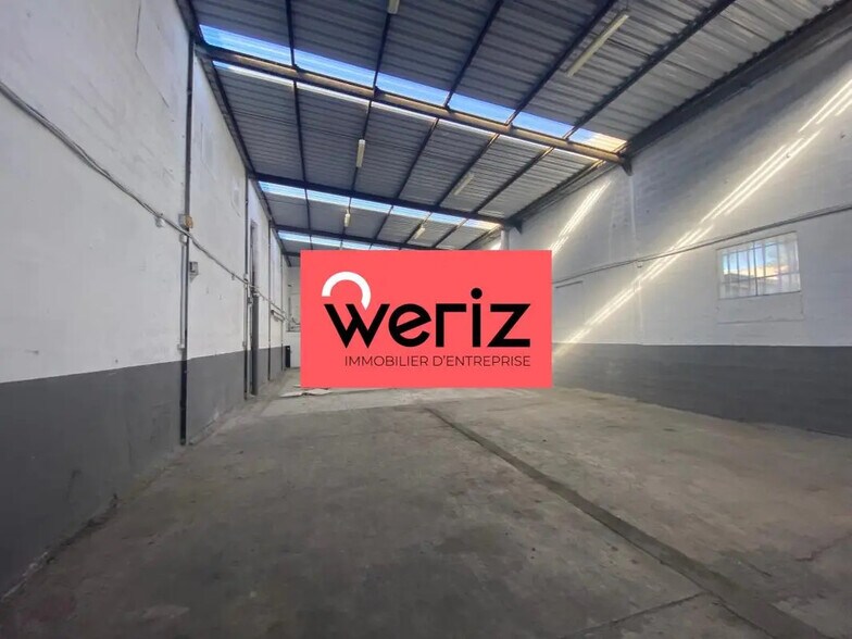 Industrial in Vitrolles for lease - Interior Photo - Image 2 of 10