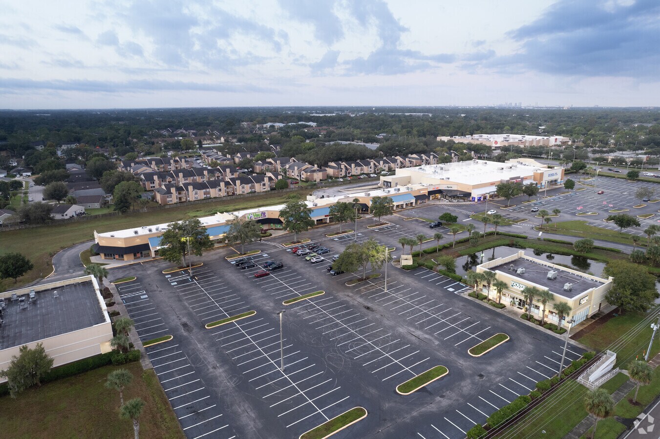 75307762 University Blvd, Winter Park, FL 32792 Unigold Shopping