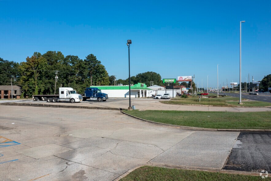 3410 McFarland Blvd E, Tuscaloosa, AL for lease - Building Photo - Image 3 of 8