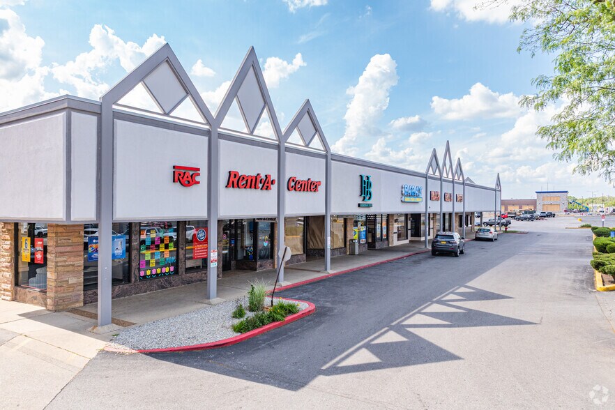 850-954 N Lake St, Aurora, IL for sale - Primary Photo - Image 1 of 1