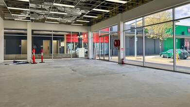77 Mawson Pl, Mawson for lease Interior Photo- Image 2 of 5