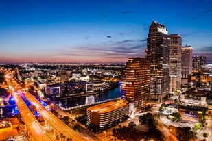 Wells Fargo Center - Pub