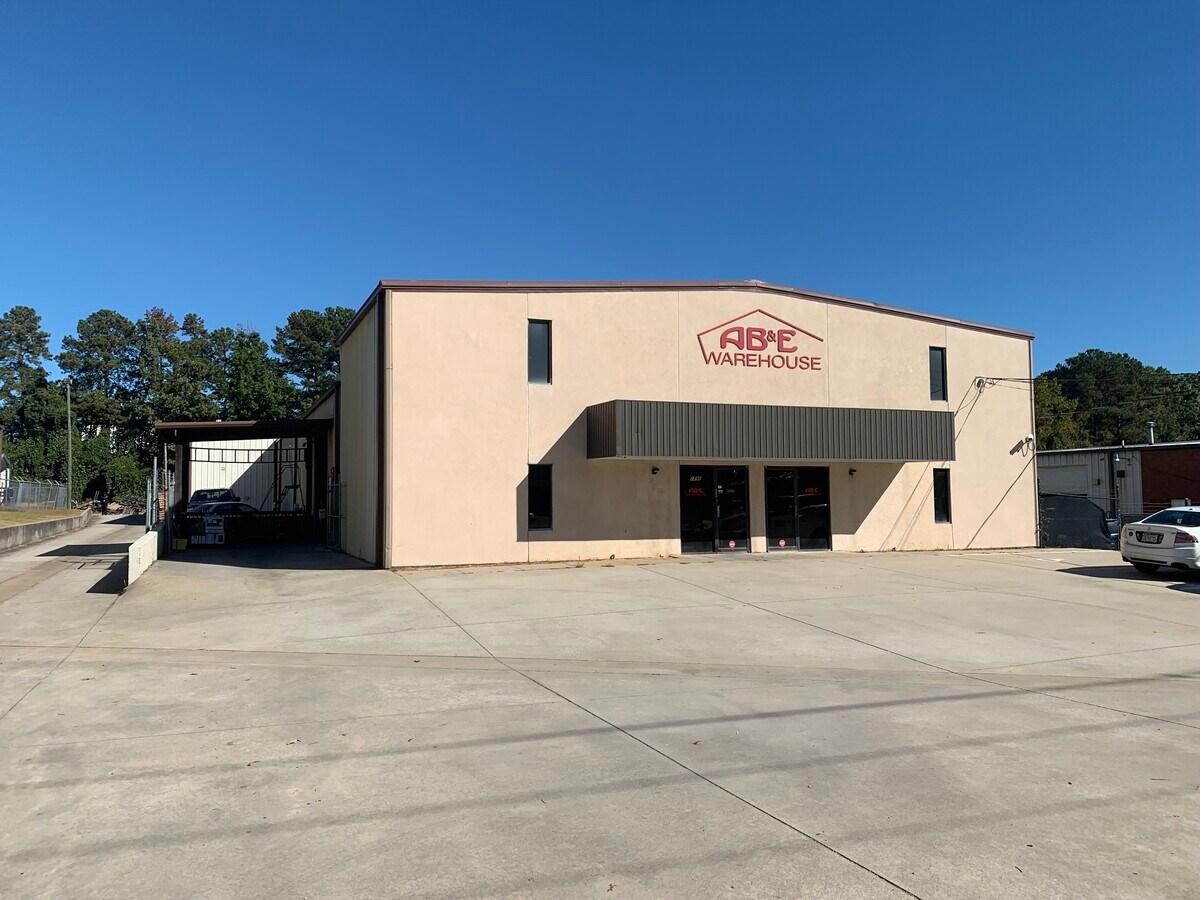 1690 Forest Pky, Morrow, GA 30260