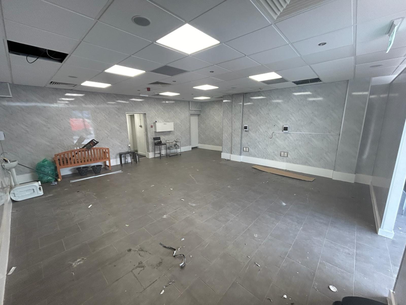 16 Hillhouse Rd, Edinburgh for lease Interior Photo- Image 1 of 3