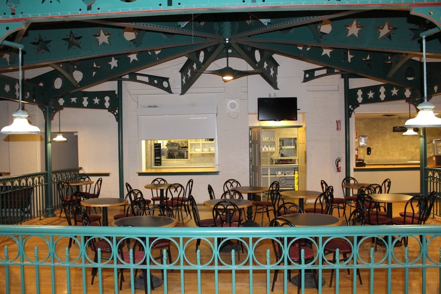 491 Dutton St, Lowell, MA 01854