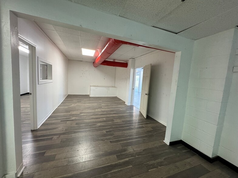 4616 N Western Ave, Oklahoma City, OK for lease - Interior Photo - Image 3 of 8