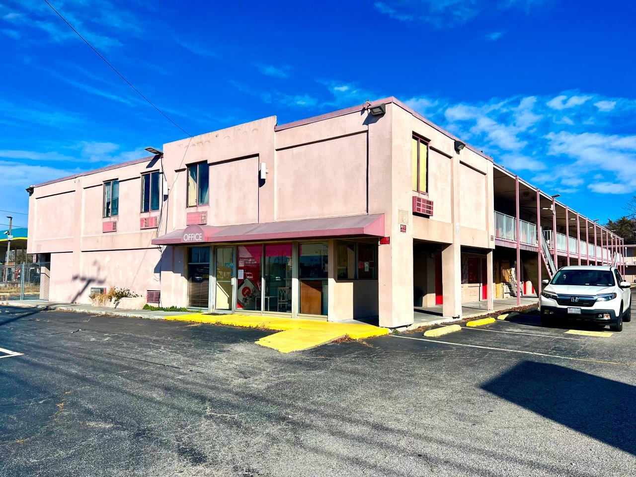 25 S Crater Rd, Petersburg, VA 23803 Former 70+ Room Motel US Rt 301