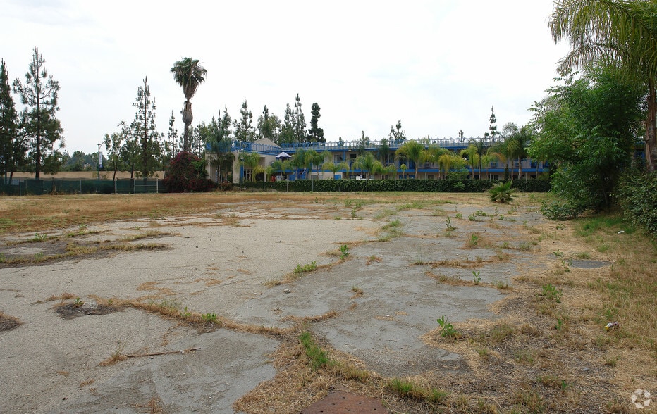 1100 W Ball Rd, Anaheim, CA for sale - Building Photo - Image 2 of 4